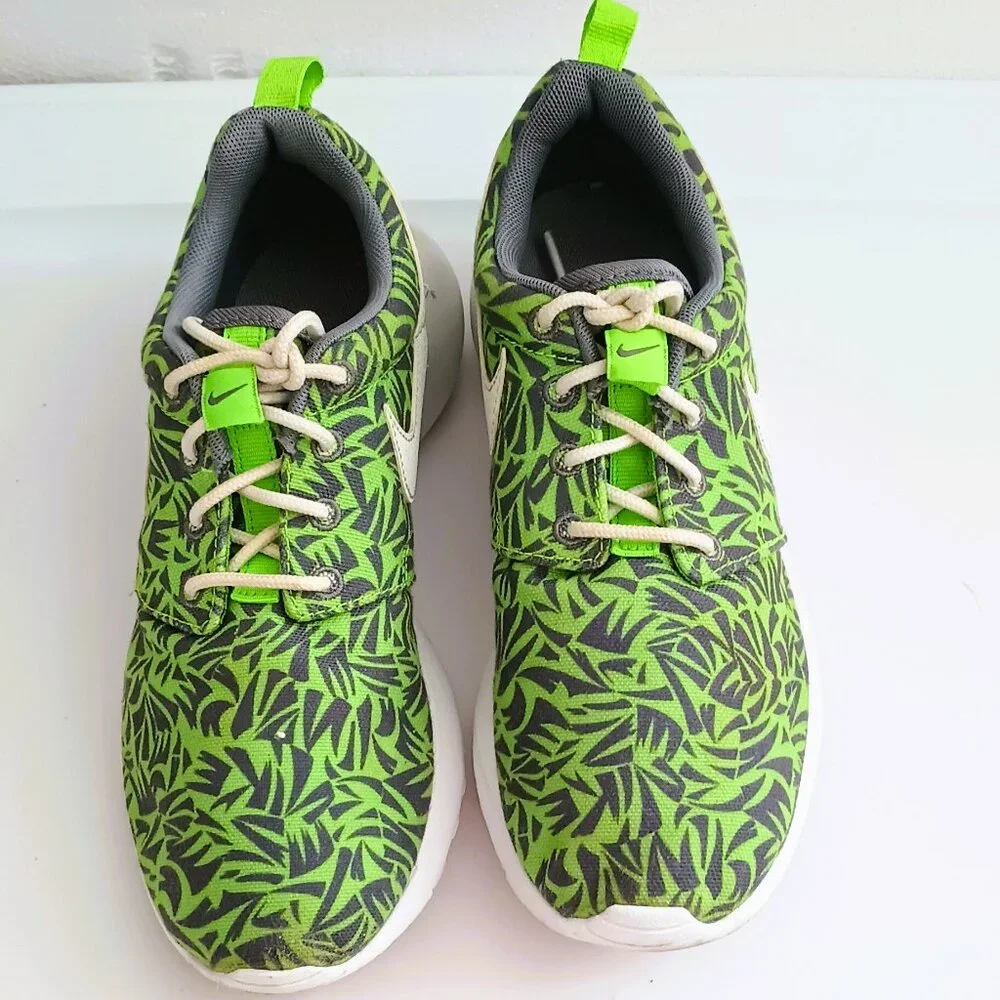 Nike Rosche One Print Sneakers 4Y Green Gray Palm Pattern Girl's Lace Up Shoes